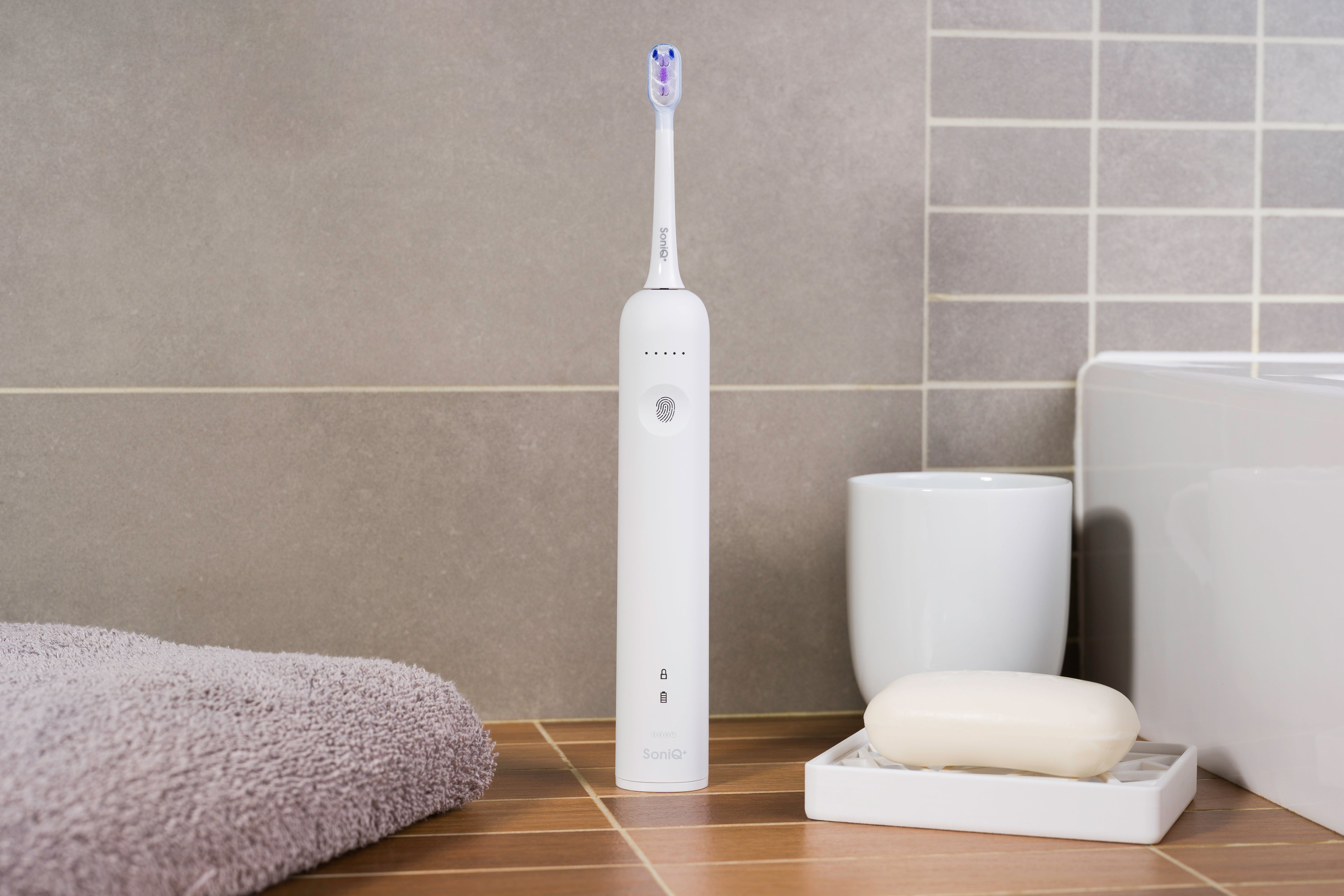 Szczoteczka soniczna a oscylacyjna – jakie są różnice i która będzie lepsza dla Twoich zębów?