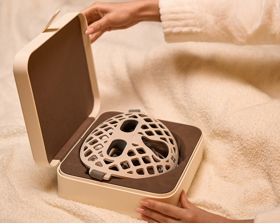 Jak używać maski LED na twarz i jak często ją stosować? Przewodnik terapii światłem LED w domu